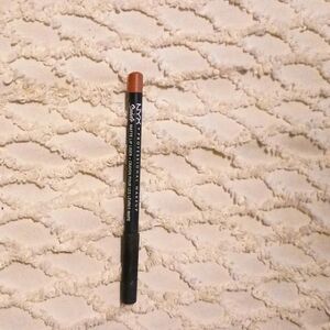 NYX matte lip liner